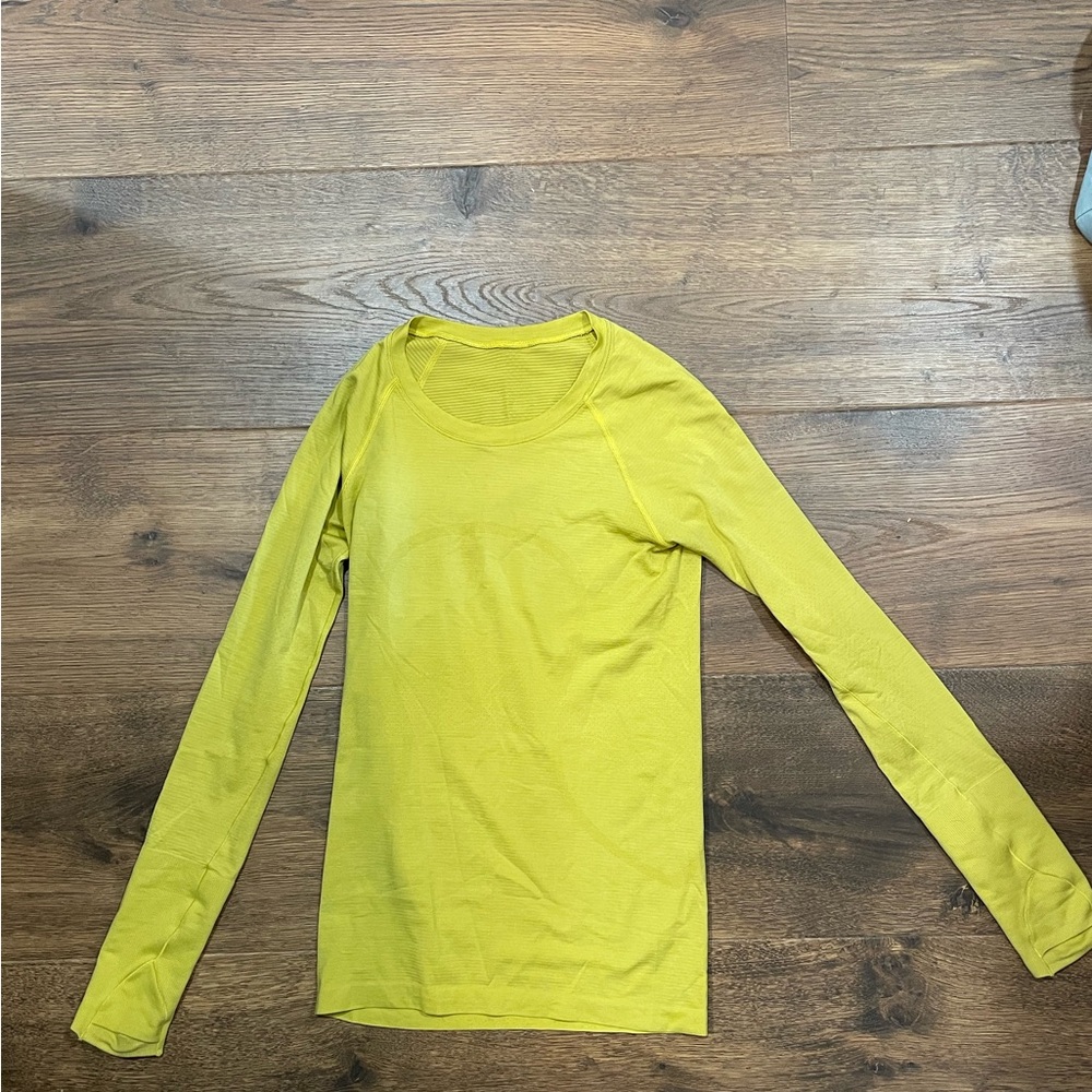 Lululemon Women’s Swiftly Long Sleeve Shirt